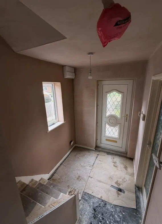 Entrance hall plastering